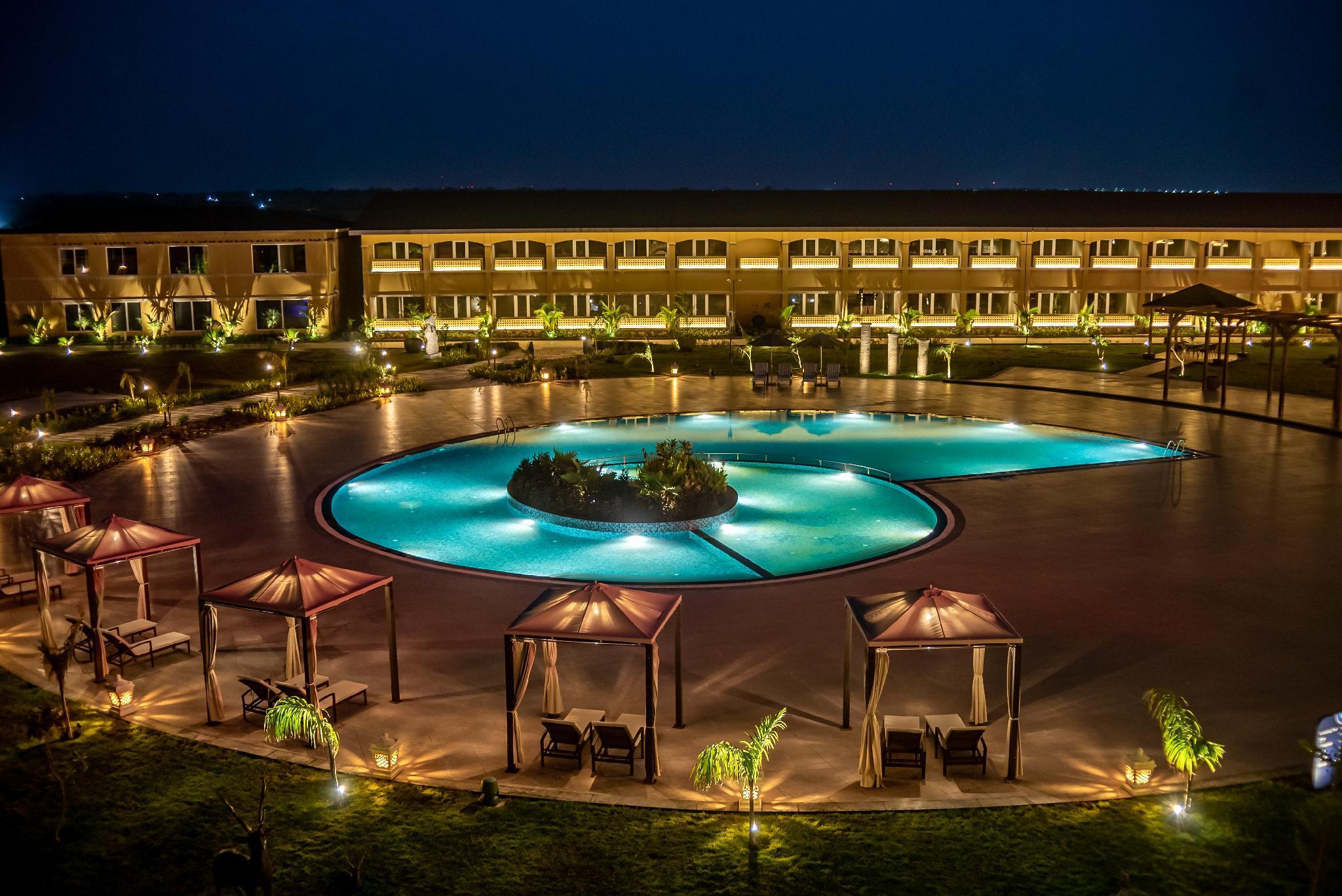 Hawthorn Suites By Wyndham Dwarka Экстерьер фото
